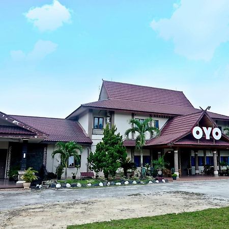OYO 627 Tirta Kencana Syariah Hotel Pekanbaru Bagian luar foto