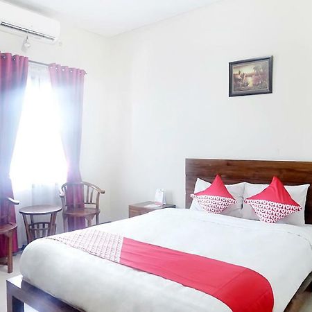 OYO 627 Tirta Kencana Syariah Hotel Pekanbaru Bagian luar foto