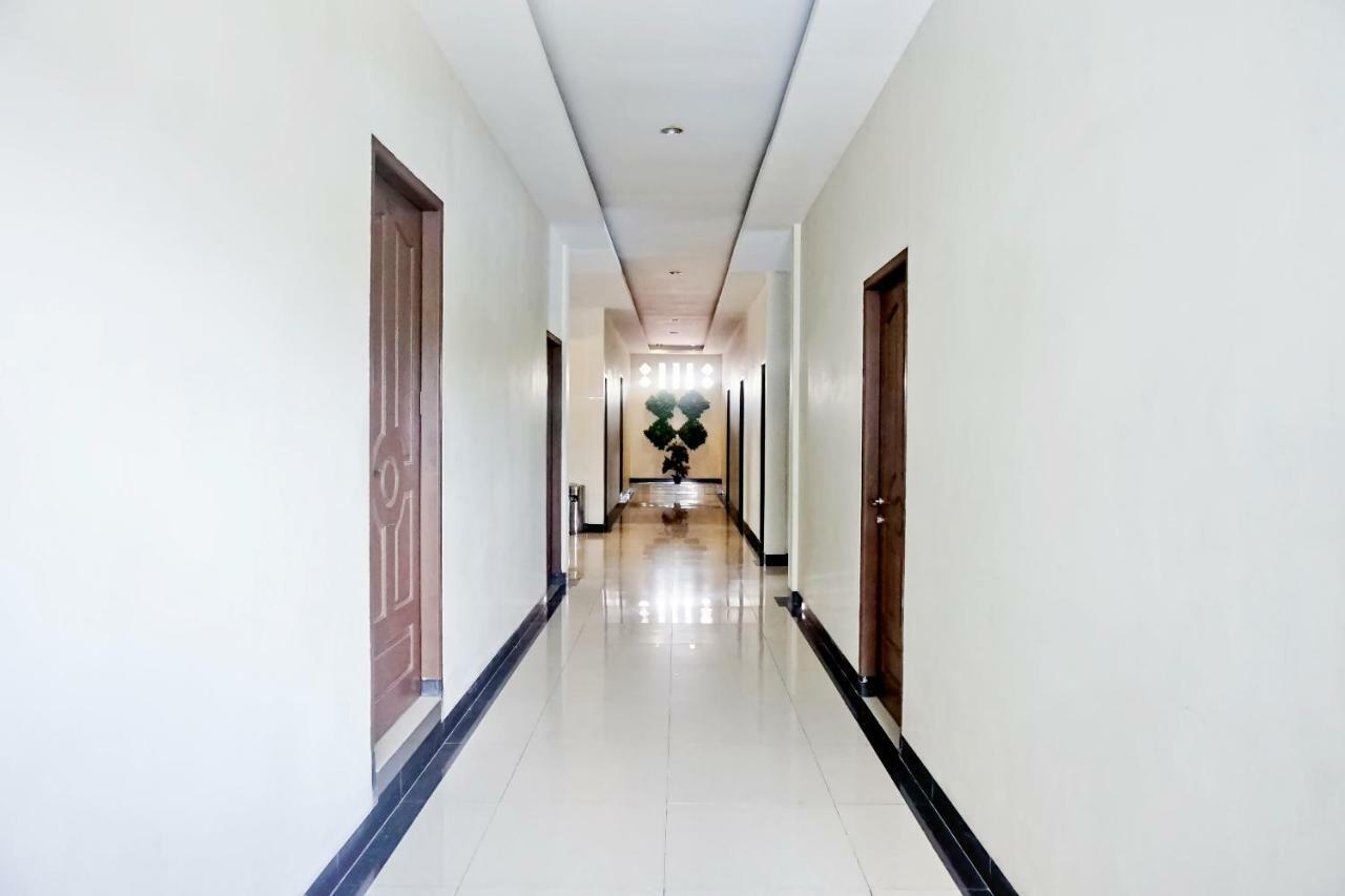 OYO 627 Tirta Kencana Syariah Hotel Pekanbaru Bagian luar foto