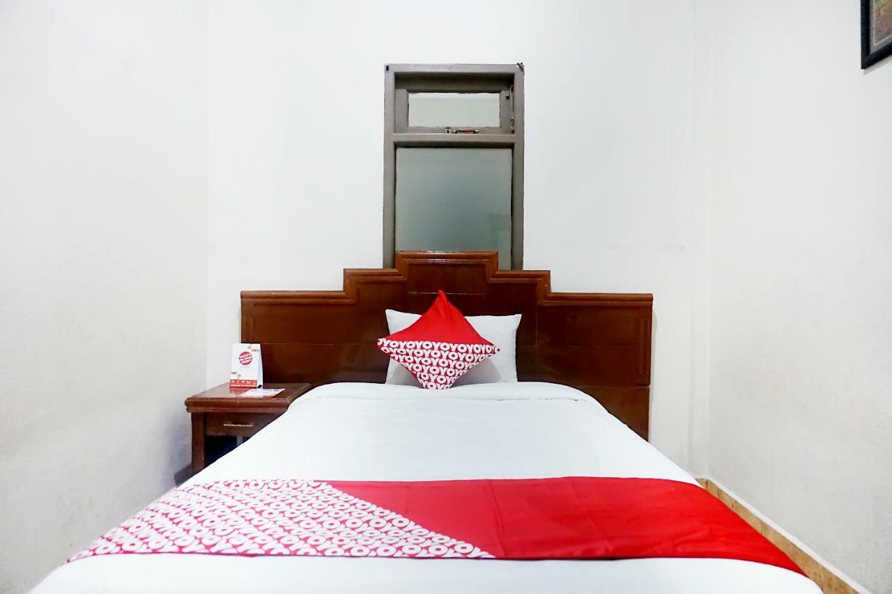 OYO 627 Tirta Kencana Syariah Hotel Pekanbaru Bagian luar foto