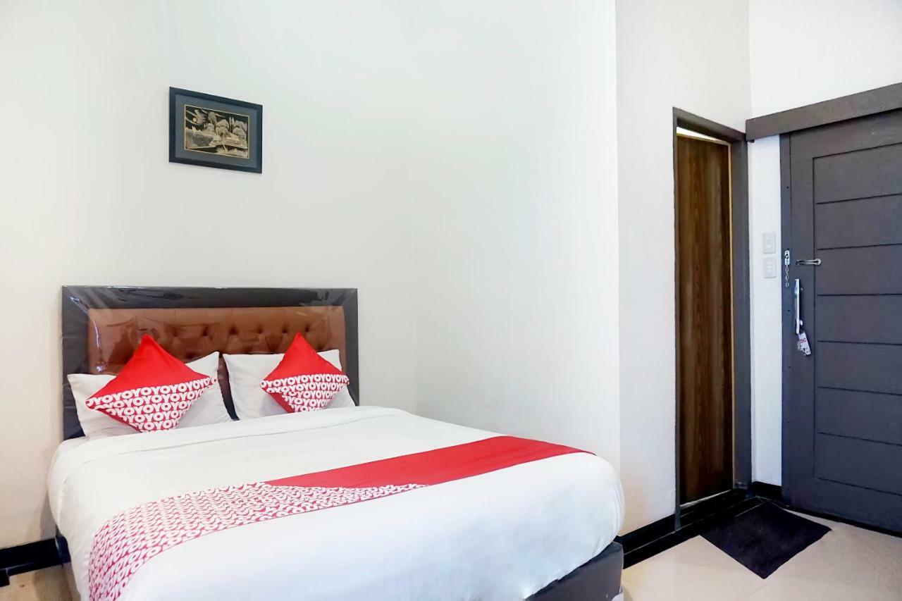 OYO 627 Tirta Kencana Syariah Hotel Pekanbaru Bagian luar foto