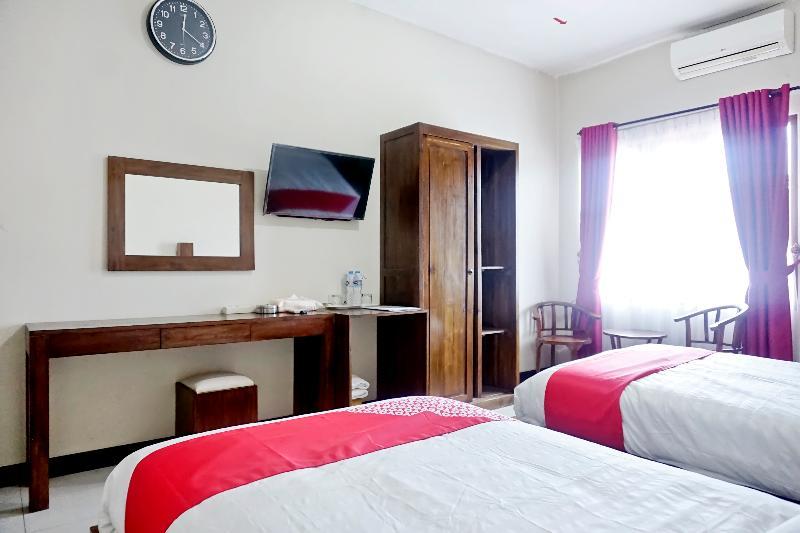 OYO 627 Tirta Kencana Syariah Hotel Pekanbaru Bagian luar foto